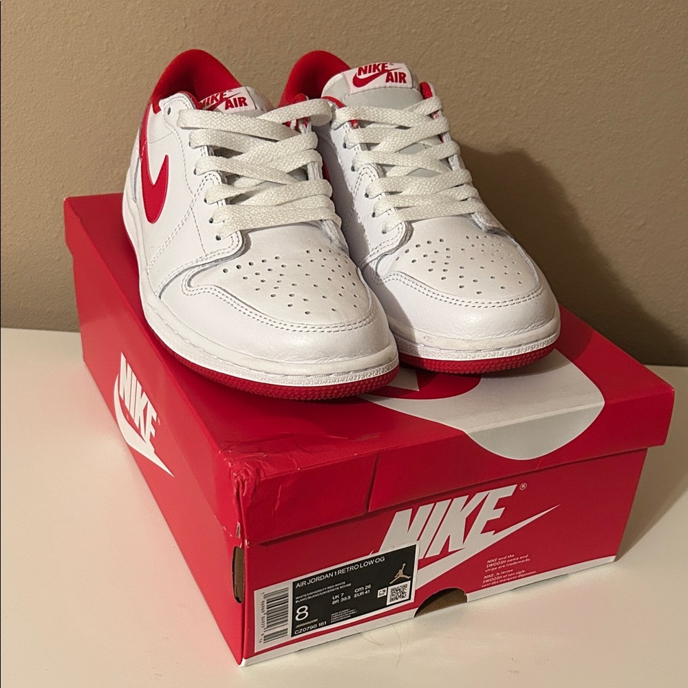 Nike Air Jordan 1 “University Reds”